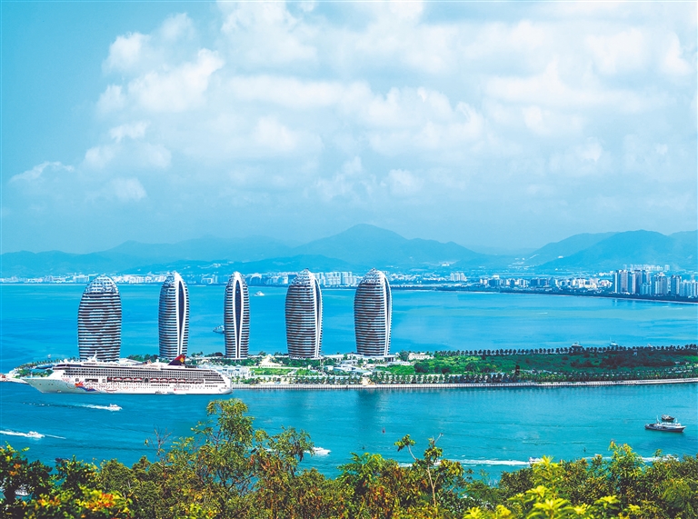 海南岛，阳光沙滩，热带风情之旅