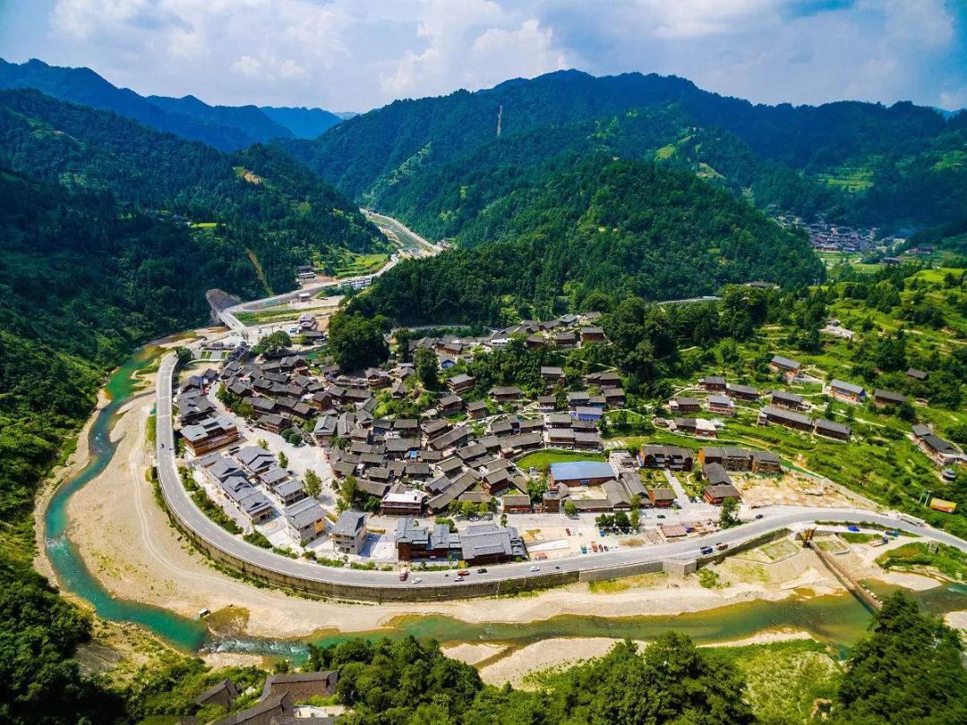 贵州,多民族文化瑰宝与生态旅游胜地