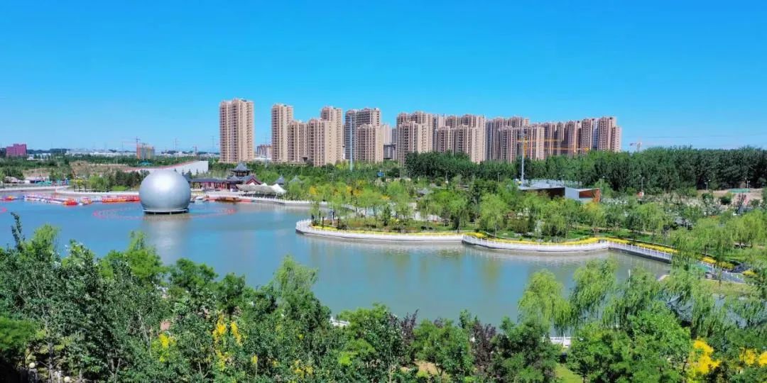 廊坊夜话,独舞光影下的热茶沉思