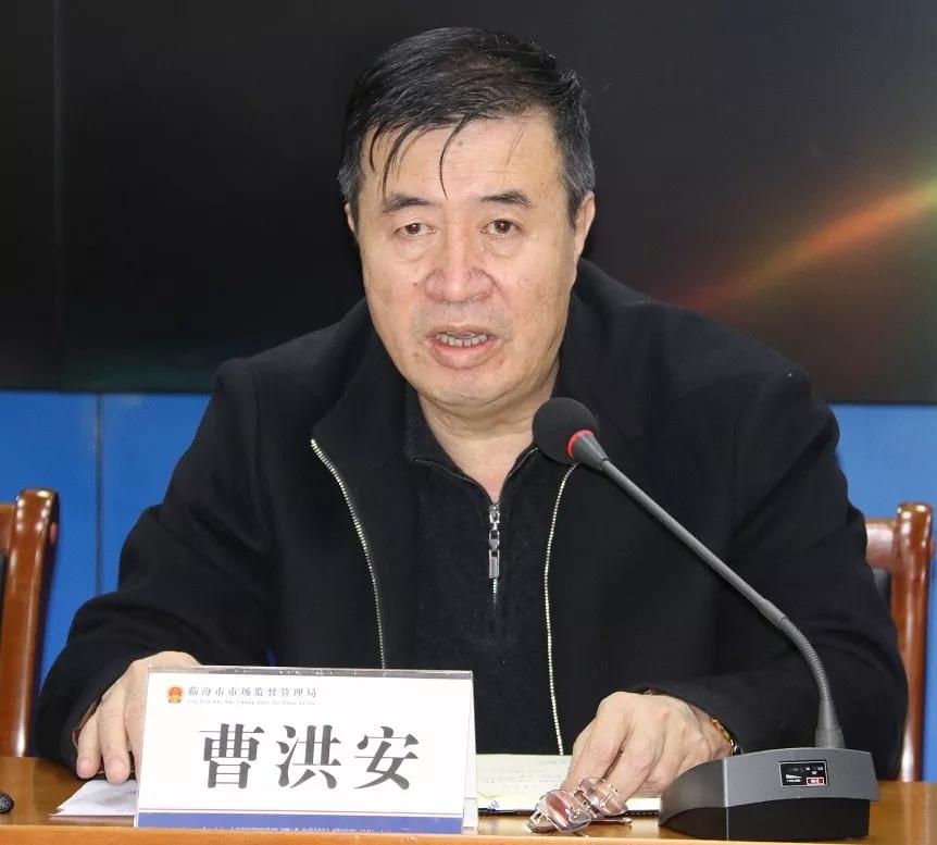 临汾后台,紧张筹备中的演员风采